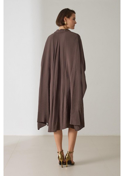 Acı-Kahve Pelerin ve Kemer Detaylı Gömlek Yaka Elbise indirimleri