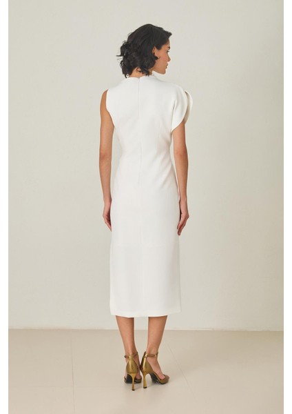 Ekru Tek Omuz Detaylı Tam Kalıp Uzun Elbise fırsatları