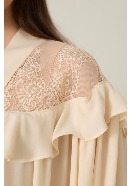 Tereyağ Sarısı Dantel ve Bağlama Detaylı Uzun Kollu Bluz fırsatları