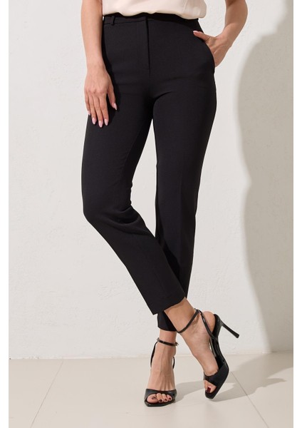 Siyah Cep Detaylı Tam Kalıp Pantolon fiyatları