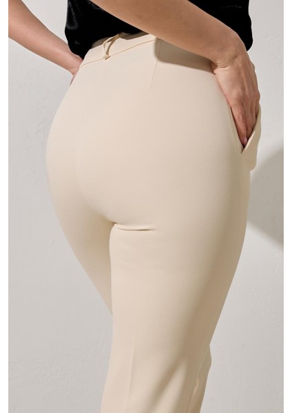 Krem Cep Detaylı Tam Kalıp Pantolon indirimleri