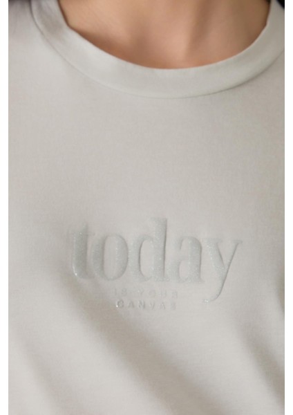 Açık Taş %100 Pamuklu Bisiklet Yaka Basic T-Shirt fırsatları