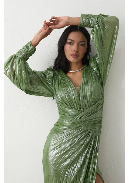Yeşil V Yaka Bel Detaylı Uzun Kollu Tam Kalıp Uzun Abiye Elbise