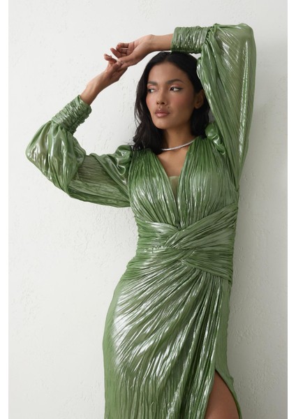 Yeşil V Yaka Bel Detaylı Uzun Kollu Tam Kalıp Uzun Abiye Elbise modelleri