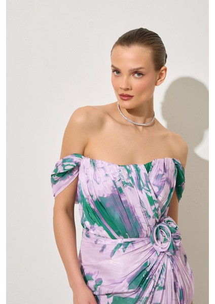 Lila Düşük Omuz ve Belden Gül Detaylı Desenli Uzun Abiye Elbise modelleri