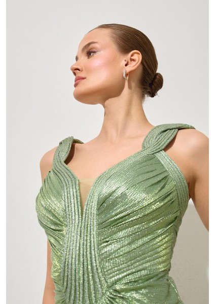 Yeşil Askı ve Yaka Detaylı Piliseli Uzun Abiye Elbise indirimleri