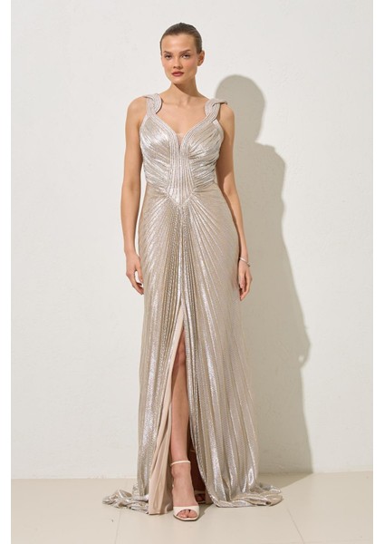 Vizon Askı ve Yaka Detaylı Piliseli Uzun Abiye Elbise