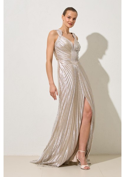 Vizon Askı ve Yaka Detaylı Piliseli Uzun Abiye Elbise modelleri