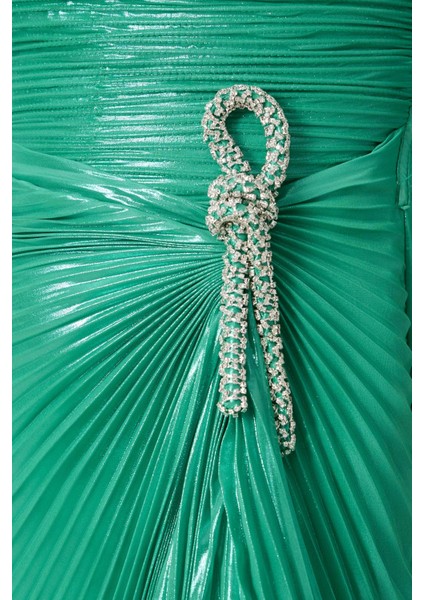 Yeşil Straplez Belden Toka ve Drape Detaylı Uzun Abiye Elbise fırsatları