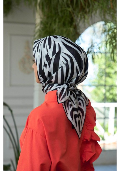 Yaz Işıltısı Koleksiyonu Soft Eşarp Beyaz Siyah 1184-07 fırsatları