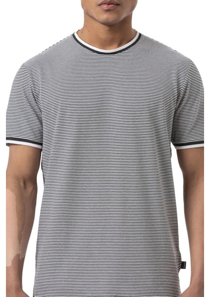 Yatay Çizgili Bisiklet Yaka T-Shirt
