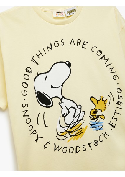 Snoopy Baskılı Bisiklet Yaka Kısa Kollu Pamuklu Lisanslı Tişört