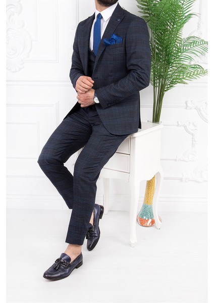Erkek Slim Fit Sivri Yaka Lacivert Yelekli Takım Elbise