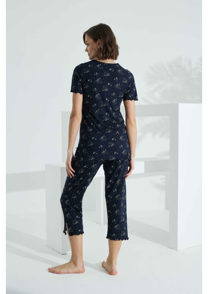 Angelique Bambu Kumaş Kısa Kol Dantel Detaylı Kadın Kapri Takım 22256 fırsatları