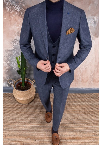 Erkek Slim Fit Sivri Yaka Açık Lacivert Çizgili Yelekli Takım Elbise modelleri