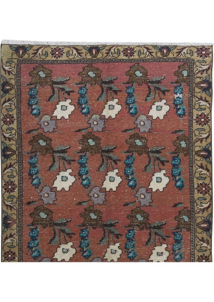 117 x 255 cm Kırmızı ve Bej Eski El Yapımı Çiçek Desenli Halı