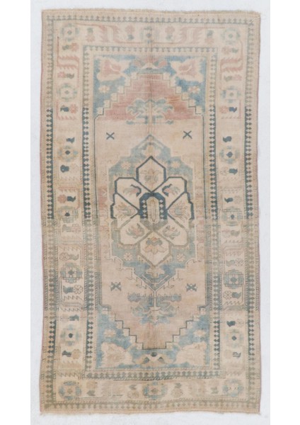 133 x 240 cm Soluk Pembe ve Mavi Yün Tüylü Eski El Yapımı Türk Uşak Halısı