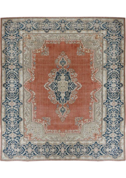 300 x 384 cm Nadir Bulunan Ölçüde 1960LI Yıllardan Türk Halısı. El Yapımı Eski Oryantal Halı