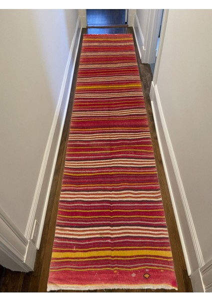 140 x 435 cm El Yapımı Renkli Çizgili Kilim Yolluk. Eski Kırmızı Koridor Halısı fırsatları