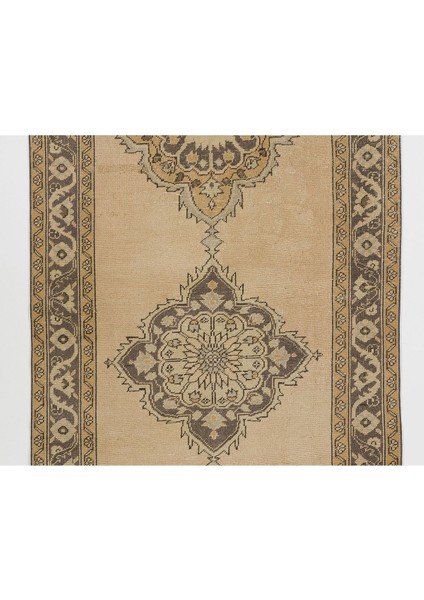 133 x 334 cm Koridor Dekoru Için Üç Madalyonlu Eski El Yapımı Türk Uşak Yolluk Halı
