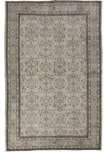 217 x 314 cm Çiçek Desenli Eski Türk Uşak Halısı, El Yapımı Dekoratif Halı