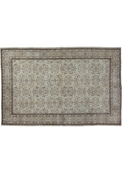 217 x 314 cm Çiçek Desenli Eski Türk Uşak Halısı, El Yapımı Dekoratif Halı