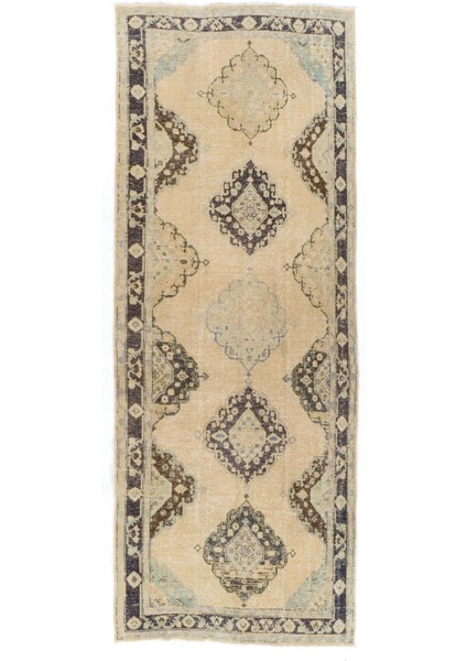 150 x 375 cm 20.yüzyıldan Yapılmış Eski El Yapımı Anadolu Uşak Yolluk Halı. El Düğümlü Yün Halı