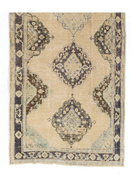 150 x 375 cm 20.yüzyıldan Yapılmış Eski El Yapımı Anadolu Uşak Yolluk Halı. El Düğümlü Yün Halı