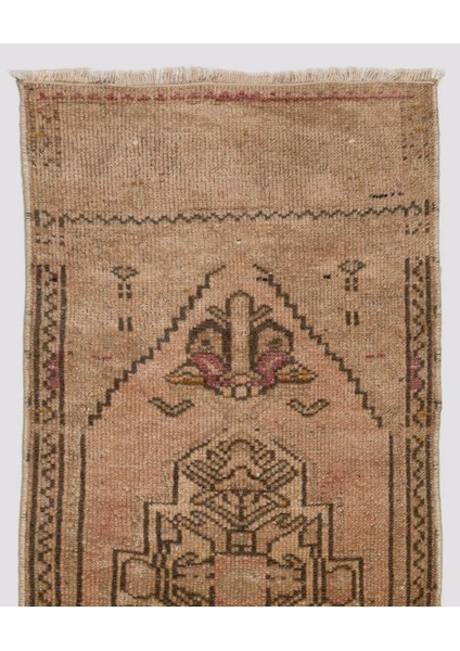46 x 110 cm Küçük El-Düğümlü Yün Kapı Paspası. Eski El Yapımı Anadolu'dan Küçük Halı