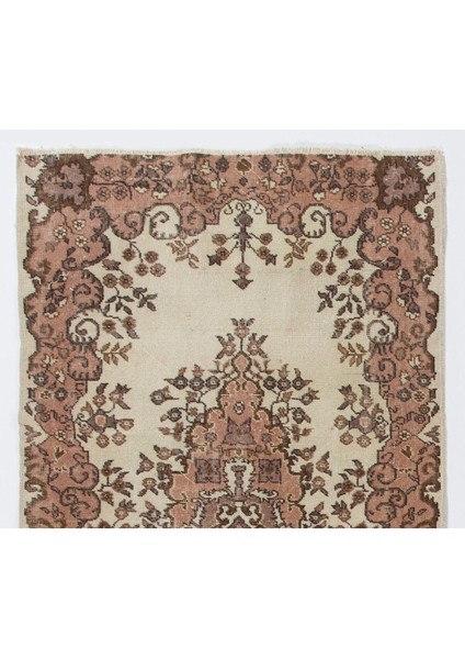 117 x 203 cm Bej ve Kırmızı Renklerde Eski Bahçe Tasarımı Çiçekli Isparta Halı