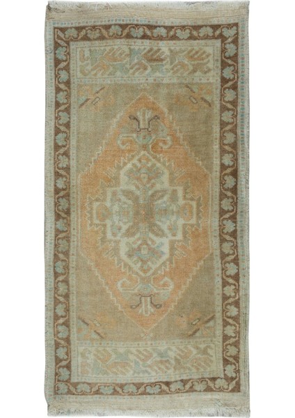 50 x 92 cm Sessiz Renklerde Eski Uşak Küçük Halı. El Yapımı Paspas Veya Banyo Paspası. 60 Yıllık Halı