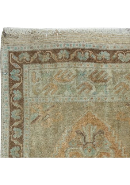 50 x 92 cm Sessiz Renklerde Eski Uşak Küçük Halı. El Yapımı Paspas Veya Banyo Paspası. 60 Yıllık Halı