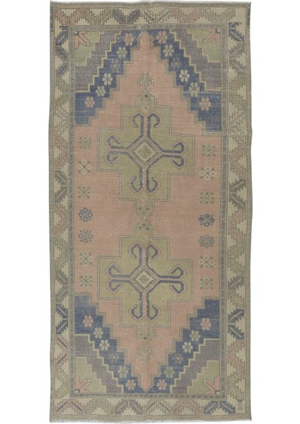 134 x 270 cm Madalyonlu Geleneksel Halı, Yaklaşık 1960'LARDAN, El Yapımı Türk Köy Halısı