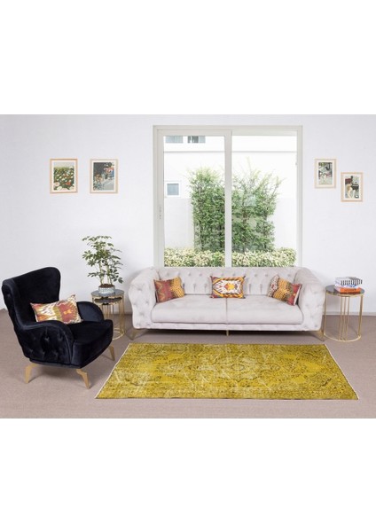 135 x 230 cm El Dokuması Yeniden Boyanmış Eski Türk Halısı, Modern Sarı El Yapımı Yünlü Halı