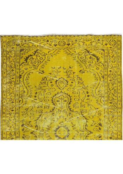 135 x 230 cm El Dokuması Yeniden Boyanmış Eski Türk Halısı, Modern Sarı El Yapımı Yünlü Halı fırsatları