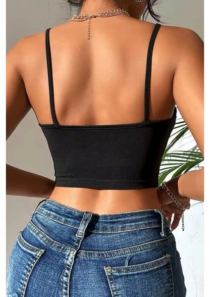 Aksesuarlı Şık Crop Büstiyer T-Shirt
