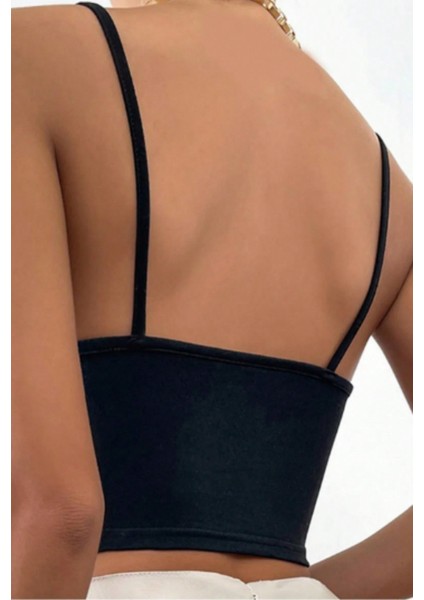 Aksesuarlı Şık Crop Büstiyer T-Shirt