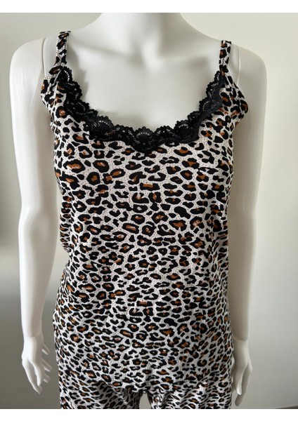 Leopar Desenli Dantelli Ip Askılı Şortlu Pijama Takımı