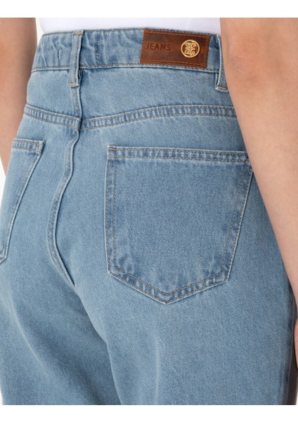 Kadın Mavi Straight Fit Jean Pantolon 50301277-VR036
