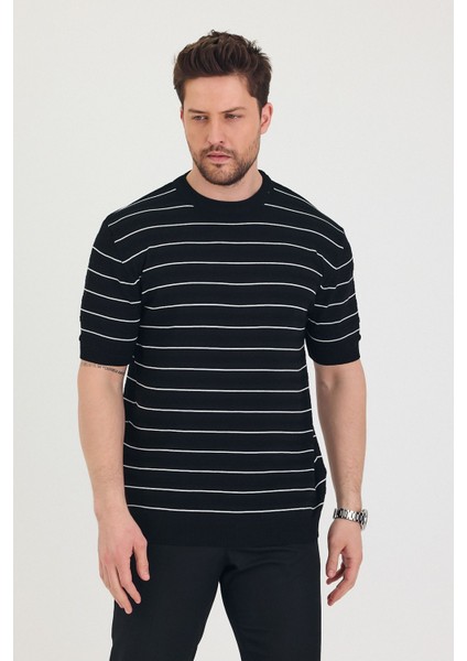 Erkek Bisiklet Yaka Çizgi Detaylı Kısa Kollu Ince Triko T-Shirt