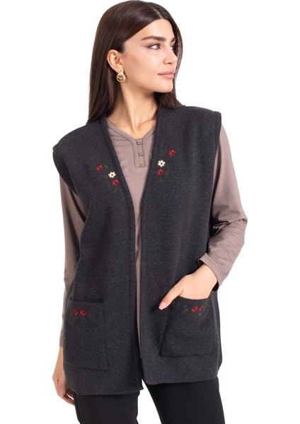 Kadın Orta Yaş ve Üzeri Triko Örgü Düğmesiz Kanaviçe Desen Nakışlı Anne Yelek 310 fırsatları