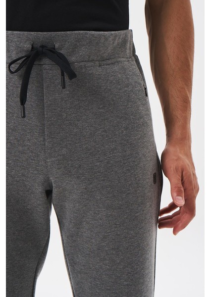 Erkek Slim Fit Scuba Su Geçirmeyen Kumaş Normal Paça Eşofman Altı K28174998501 fırsatları