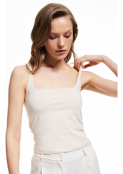 Pamuklu Slim Fit Kolsuz Kare Yaka Atlet