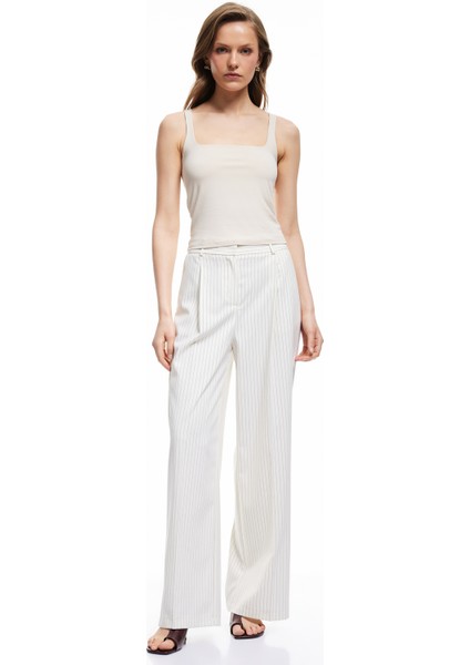 Pamuklu Slim Fit Kolsuz Kare Yaka Atlet