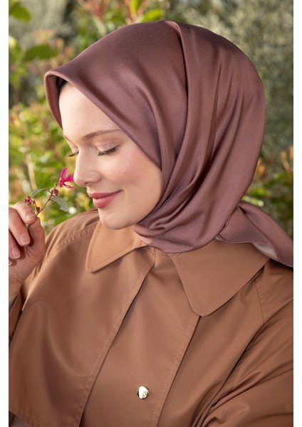 Gül Kurusu Çift Taraflı Twill Ipek Eşarp