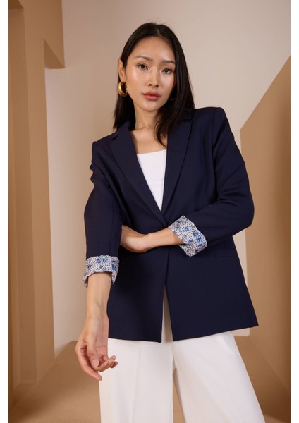 Lacivert Kruvaze Yaka Kolu Katlama Detaylı Regular Vatkalı Blazer Ceket fiyatları