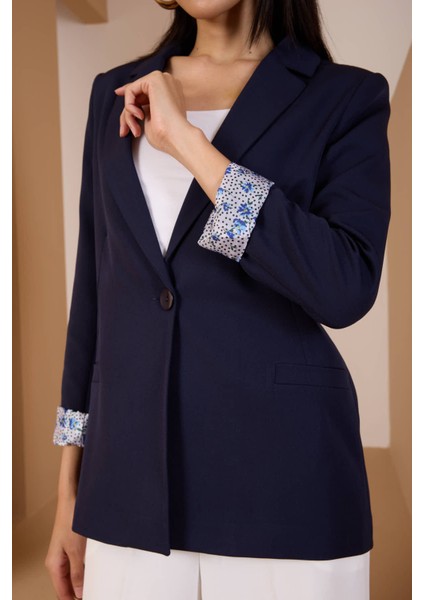 Lacivert Kruvaze Yaka Kolu Katlama Detaylı Regular Vatkalı Blazer Ceket fırsatları