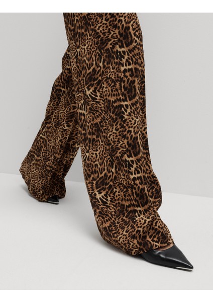 Leopar Desenli Wide Leg Pantolon fırsatları