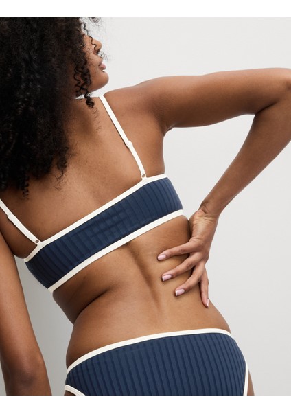 Ribanalı Kontrast Detaylı Yuvarlak Yaka Bikini Üstü