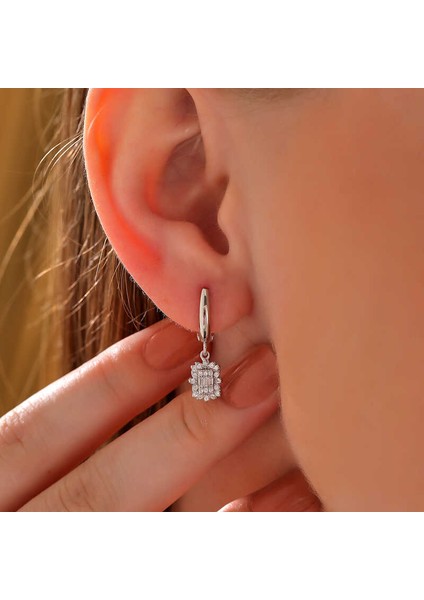 Gümüş Baget Taşlı Kadın Küpe fiyatları